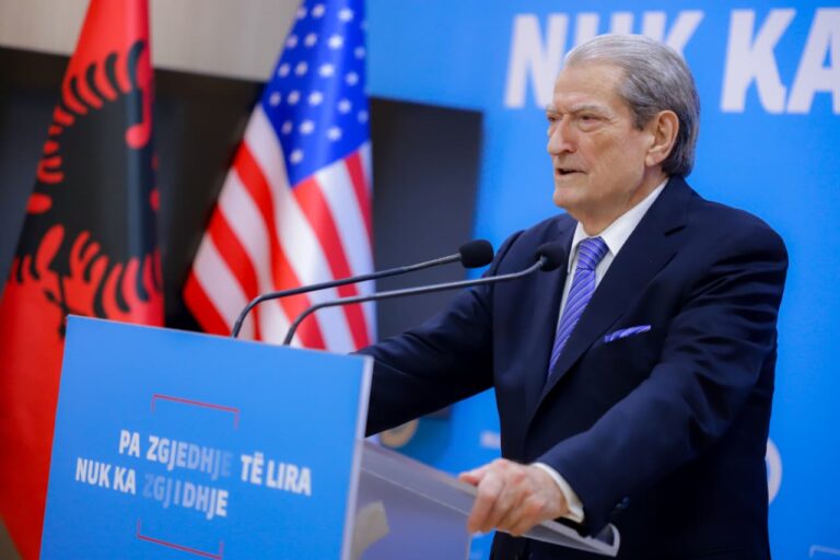 berisha:-ne-strasburg-denoncuam-me-fakte-dhe-dokumente-situaten-dramatike-ne-narko-shtetin-e-edi-rames.-miqte-tane-po-presin-protesten-e-dyte,-qytetaret-do-flasin-shume-shpejt