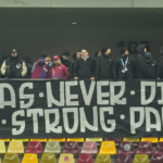 shtate-tifozet-e-paok-nderruan-jete-ne-aksident,-nje-minute-heshtje-ne-ndeshjen-e-europa-league