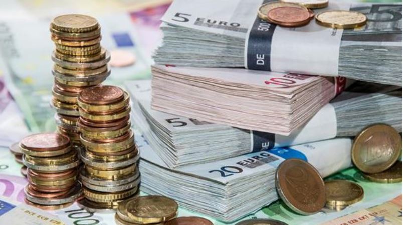 kembimi-valutor-30-janar/-ja-me-sa-blihen-e-shiten-dollari-dhe-euro