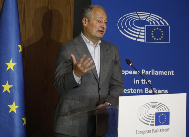 “u-eksportuan-informacione-te-nato-s-te-vendet-armike”/-denoncimet-e-berishes-per-skandalin-tek-akshi,-ja-si-e-komenton-raportuesi-i-pe