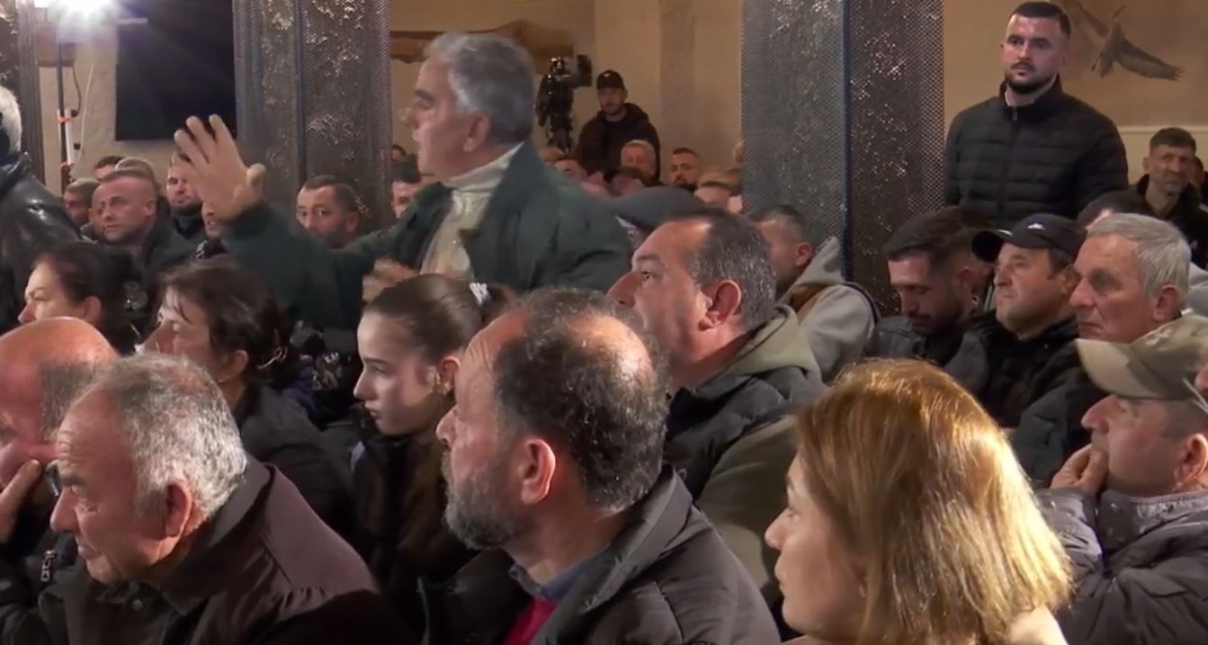 debati/-takimi-ne-divjake,-fermeri-rames:-jemi-shtresa-me-e-pambrojtur!-nxehet-kryeministri:-mua-njeri-nuk-me-imponohet-dot-me-force-ulu,-ulu-ka-radhe.