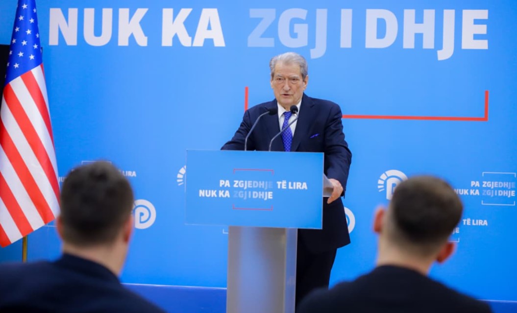 “jo-molotove,-por-as-stabilokraci”/-berisha-i-pergjigjet-schieder-dhe-kujton-rastin-e-metes:-zv/kryeministri-dorezoi-imunitetin.-qeveria-te-respektoje-kete-standard-per-ballukun!