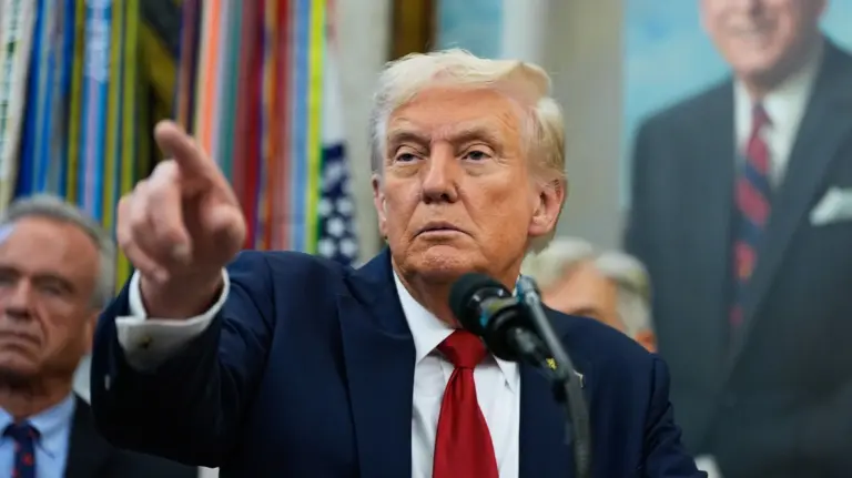 mundesi-per-sulm-ushtarak?-trump-mesazh-te-forte-iranit,-nis-armaten-e-fuqishme-te-anijeve-ne-rajon:-nese-nuk-arrijme-marreveshje…