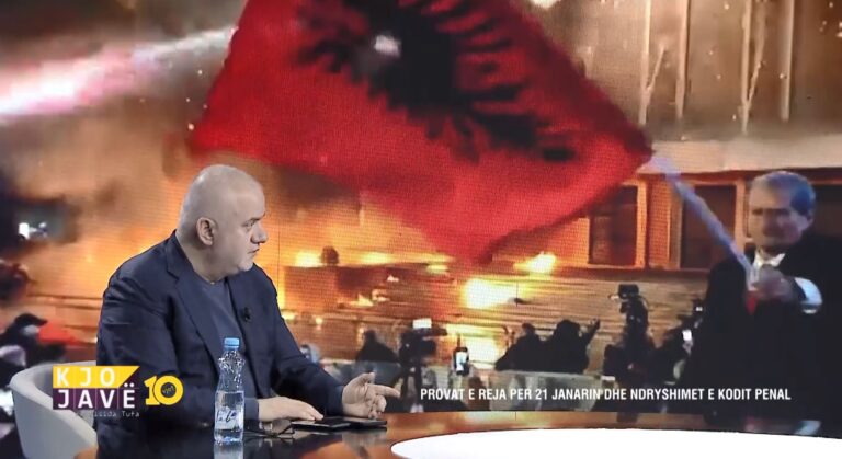 protesta-e-opozites-drejt-kryeministrise/-artan-hoxha:-policia-deshtoi!-e-ktheu-ne-parade-dhe-gjueti-me-gaz-lotsjelles.-nuk-arrestojne-kriminelet-ne-kerkim,-por…