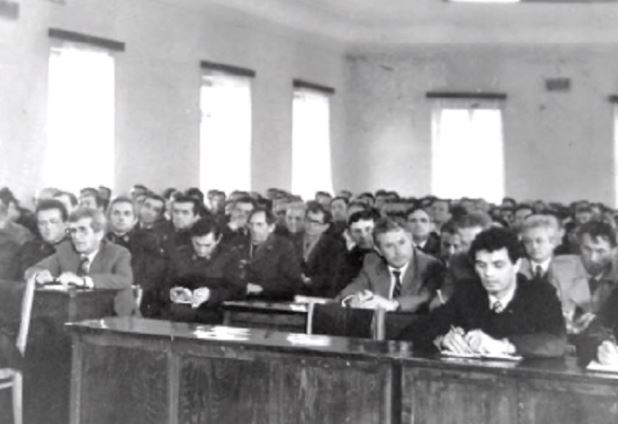 “me-27-janar-1990,-ministri-simon-stefani,-hartoi-nje-‘plan-masash-operativo-–-ushtarak,-per-goditjen…”/-zbulohet-dokumenti-me-emrat-e-13-te-arrestuarve,-per-demonstraten-e-heshtur-ne-tirane