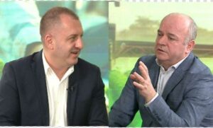 bujqesia-shqiptare-mbijeton,-por-nuk-zhvillohet/-fermeri:-rreth-200-mije-euro-deme-nga-permbytjet,-asnje-ndihme-nga-shteti!-pedagogu-vuksani:-duhen-para!