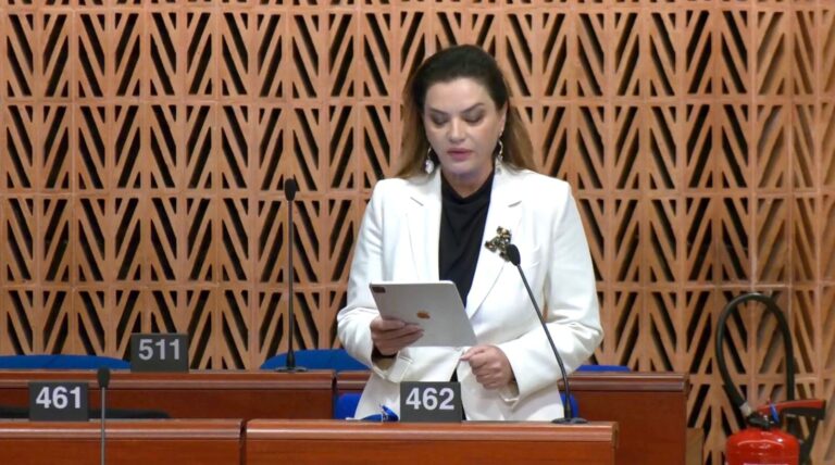 “ndryshimet-ne-kodin-penal-ne-shqiperi-po-frikesojne-median”,-vokshi-denoncon-nga-strasburgu:-kuvendi-refuzon-kerkesen-e-spak-per-heqjen-e-imunitetit-te-ballukut