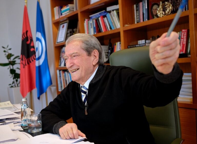 video/-“ka-kritika-per-primaret,-por-nuk-do-te-hiqen”,-berisha:-zgjedhje-te-reja-ne-pd-nga-kryetari-e-deri-tek-seksionet