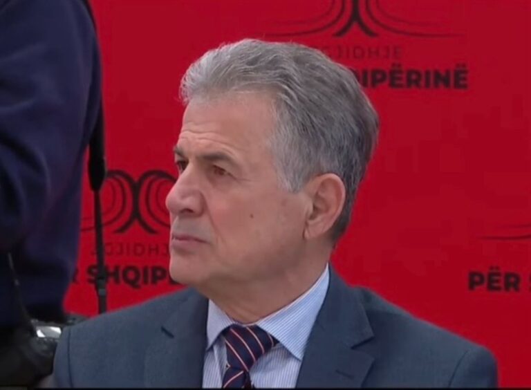 pse-duhet-te-kemi-nje-date-zyrtare-per-republiken?!