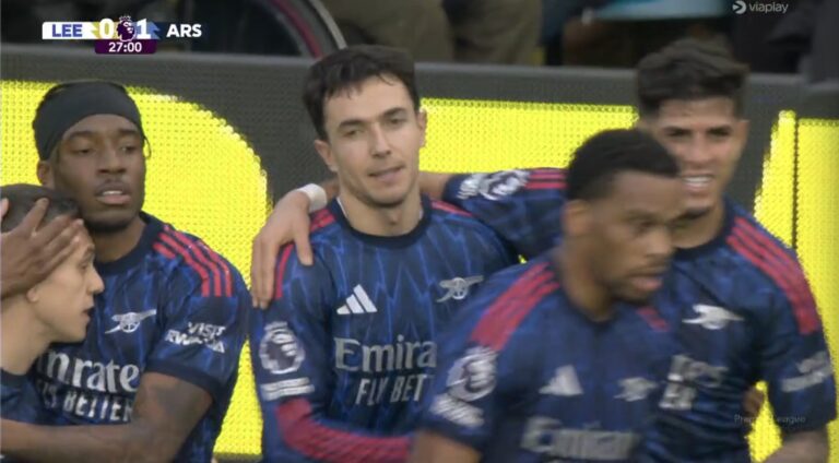 arsenal-mbaron-pune-qe-ne-pjesen-e-pare-ndaj-leeds,-vendasit-shenojne-ne-porten-e-tyre-(video)