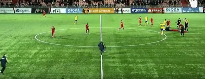 video/-frike-dhe-ankth-ne-stadiumin-“arena-e-demave”,-lojtari-i-partizanit-bie-pa-ndjenja
