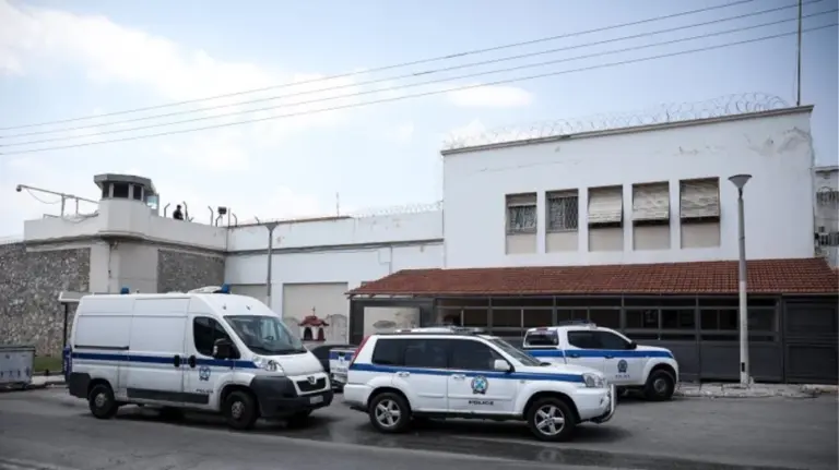 kanabis-me-cokollate-e-telefone/-policia-kontrolle-ne-burgjet-greke-pas-ngjarjeve-kriminale,-me-heret-u-vra-jani-aliaj-dhe-u-plagos-nje-tjeter-shqiptar