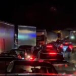 aksi-librazhd-prrenjas-zhbllokohet-pas-rreth-8-oresh,-policia:-qarkullimi-i-lire-ne-te-dy-kahet!-apel-shofereve-per-kujdes