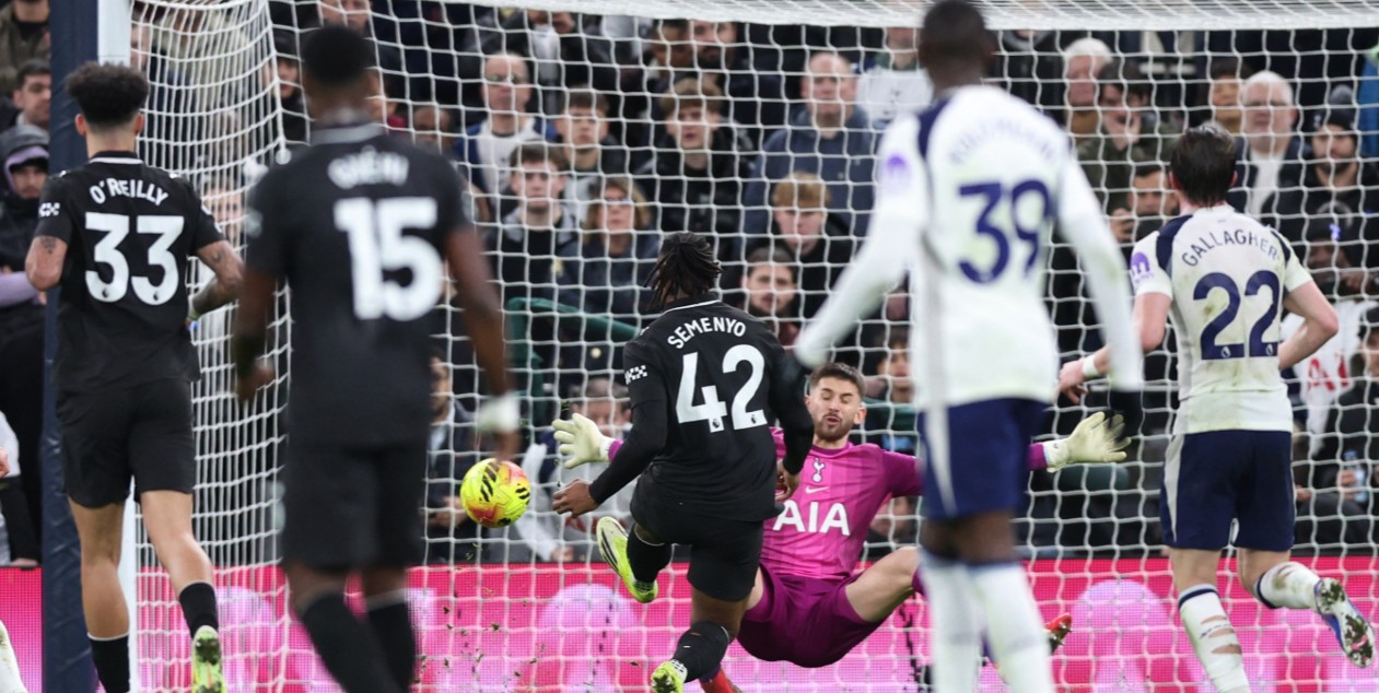 tottenham-shume-dobet,-man.-city-mjaftohet-me-dy-gola-per-pjesen-e-pare-(video)