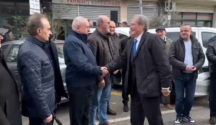 ne-zbatim-te-mases-se-sigurise,-sali-berisha-paraqitet-ne-spak