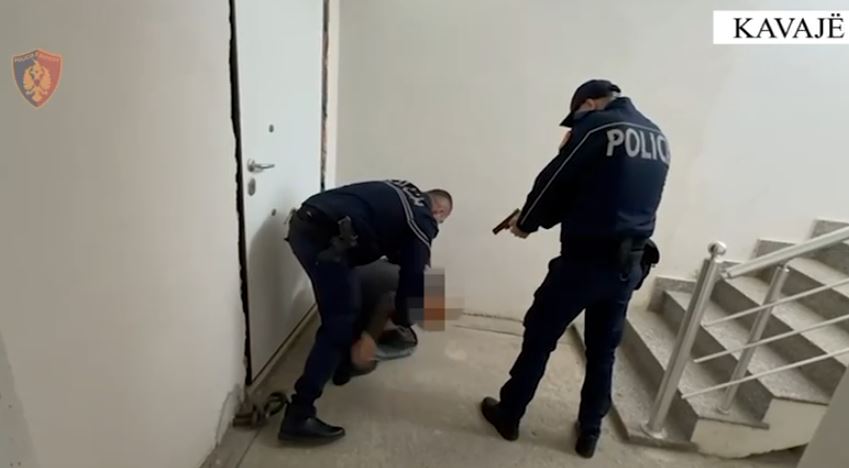 kavaje/-i-dyshuar-per-disa-vjedhje-banesash-ne-seri,-arrestohet-25-vjecari-nga-saranda