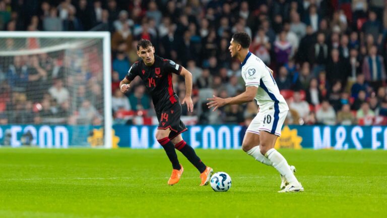 paraqitjet-e-legjionareve/-taulant-seferi-gjen-rrugen-e-rrjetes,-qazim-laci-jep-asist