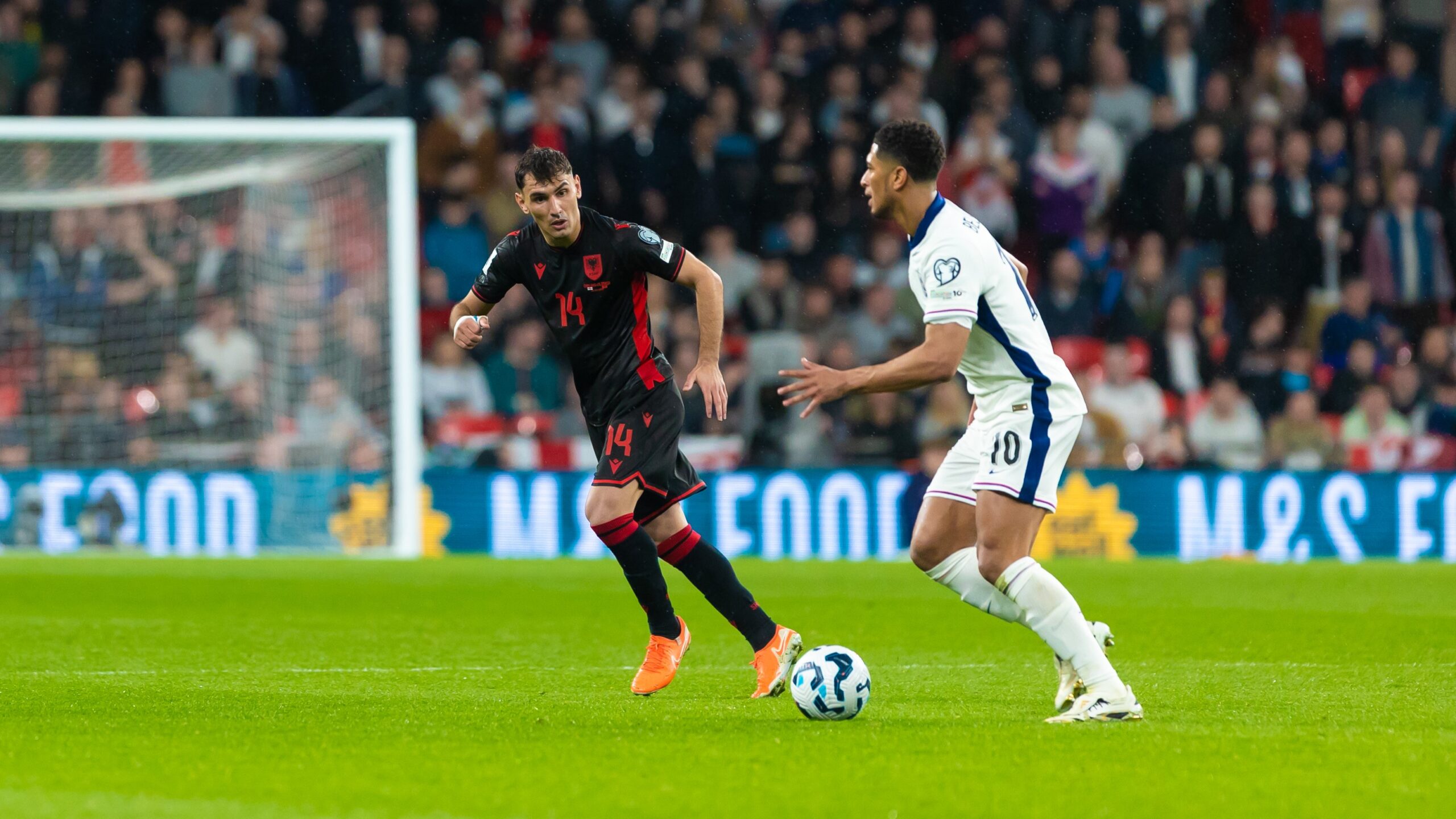 paraqitjet-e-legjionareve/-taulant-seferi-gjen-rrugen-e-rrjetes,-qazim-laci-jep-asist