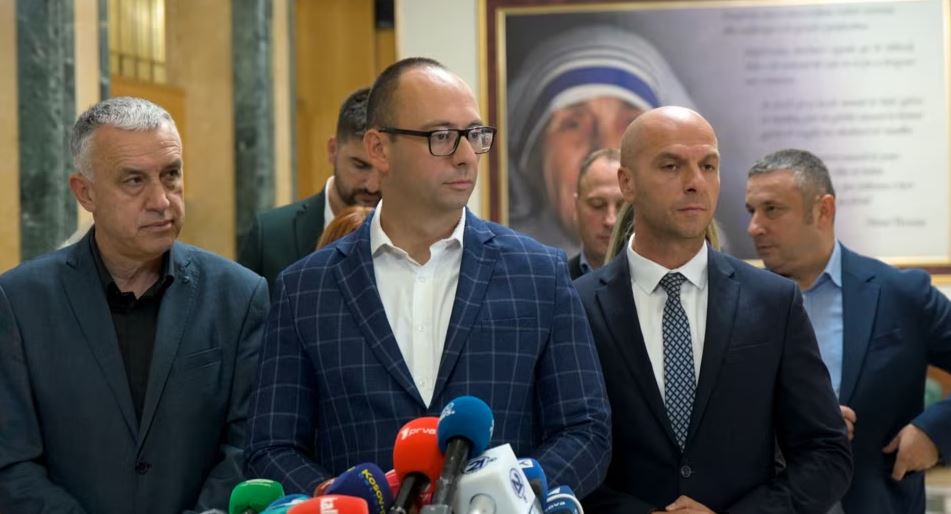 analiza-e-rel:-a-mund-te-izolohet-lista-serbe-nga-vetevendosja?