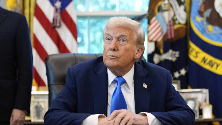 trump-i-kerkon-dhomes-se-perfaqesuesve-te-miratoje-projektligjin-per-financimin,-per-te-shmangur-mbylljen-e-zgjatur-te-qeverise