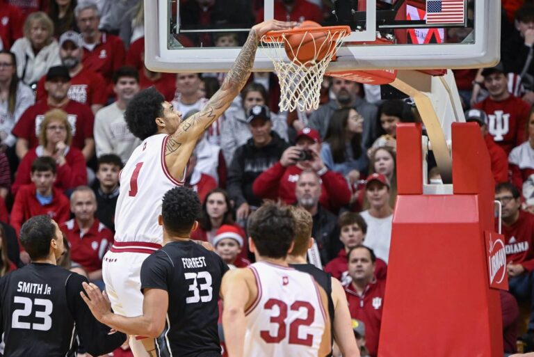 houston-fiton-dhe-ngjit-shkallet-ne-renditje,-triumfojne-edhe-philadelphia-e-memphis