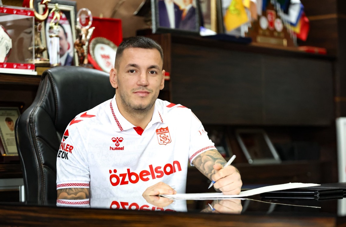 zyrtare/-rey-manaj-prezantohet-te-sivasspor,-kontrate-deri-ne-2029