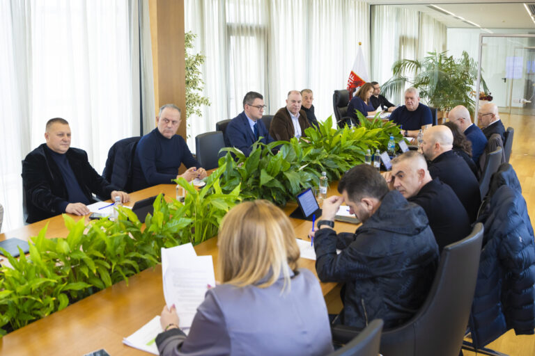 komiteti-ekzekutiv-i-fshf-se-miraton-dokumentet-per-asamblene-e-pergjithshme-zgjedhore-2026