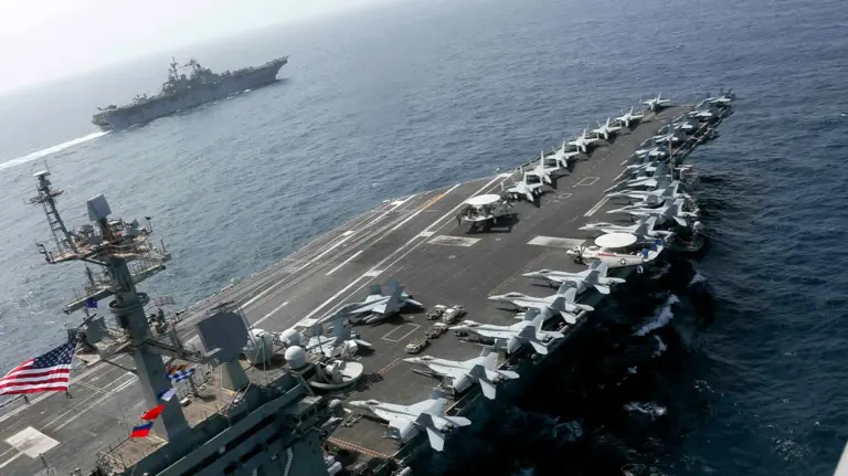 forcat-amerikane-rrezojne-dronin-iranian,-po-i-afrohej-aeroplanmbajteses-‘lincoln’-ne-detin-arabik