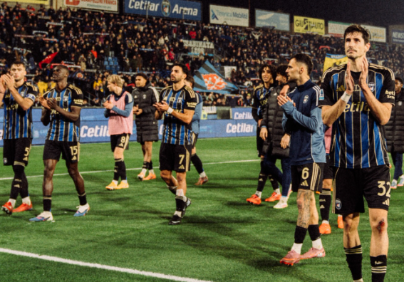 zyrtare,-klubi-i-serie-a-nuk-pret-gjate,-vendos-per-trajnerin-e-ri