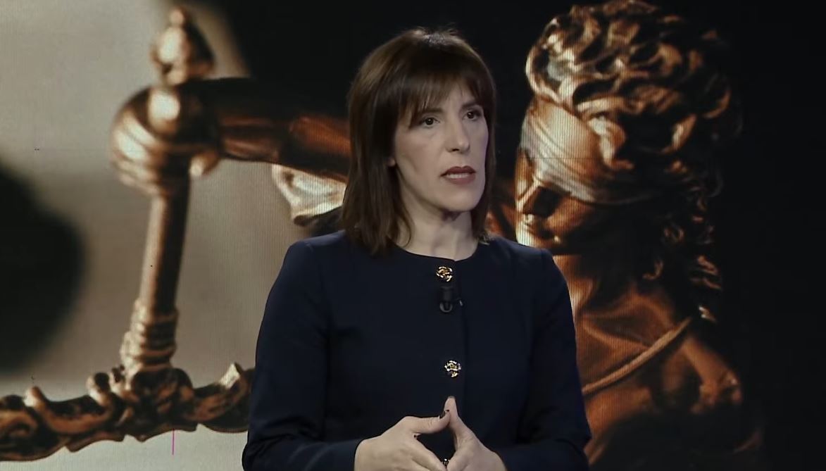 zvarritja-e-ceshtjes-“balluku”/-“mazhoranca-mbron-anetaren-e-familjes-se-saj”,-klodiana-lala:-gjykata-kushtetuese-sot-e-paafte,-ne-rastin-me-te-keq-‘nen-thundren’-e-kryeministrit!