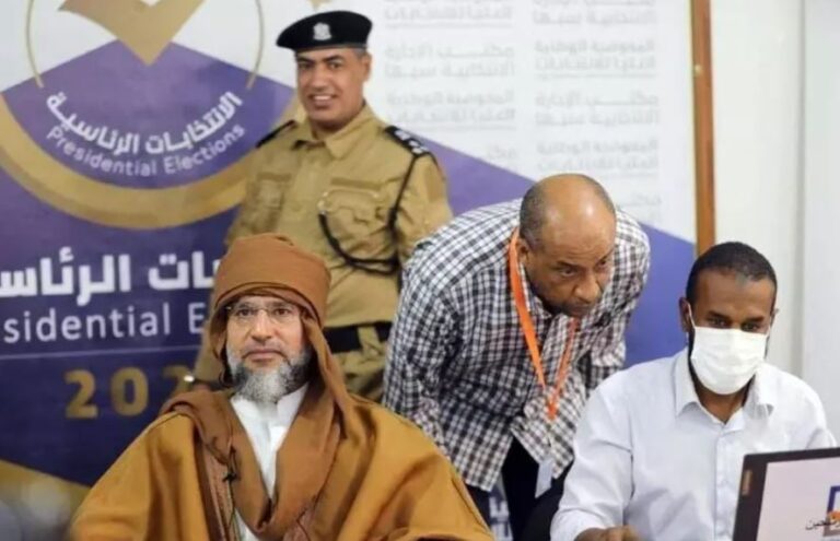 shihej-si-pasardhes-i-mundshem-i-diktatorit/-u-plagos-ne-oborrin-e-shtepise,-nderron-jete-djali-i-muamar-gaddafit