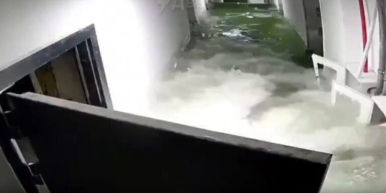 jo-vetem-titaniku/-korridoret-kthehen-ne-lumenj,-pallati-ne-rusi-permbytet-rregullisht-cdo-jave-(video)