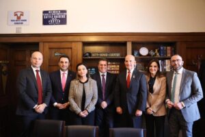 vizita-ne-shba/-pas-peleshit,-kongresmeni-amerikan-keith-self-takon-perfaqesuesit-e-pd.-bardhi:-sfide-per-shqiperine,-lufta-ndaj-krimit-te-organizuar-dhe-korrupsionit