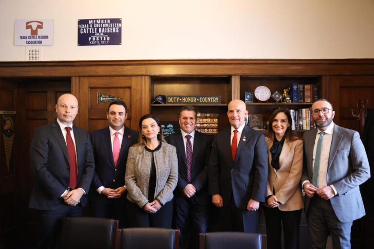 vizita-ne-shba/-pas-peleshit,-kongresmeni-amerikan-keith-self-takon-perfaqesuesit-e-pd.-bardhi:-sfide-per-shqiperine,-lufta-ndaj-krimit-te-organizuar-dhe-korrupsionit