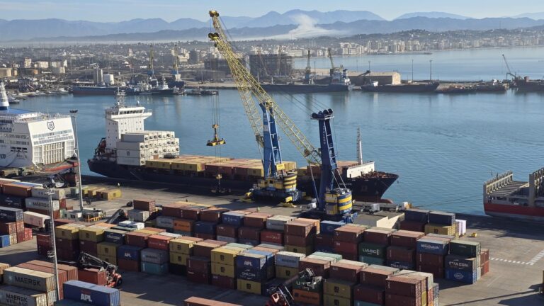 33-urdher-arreste-per-anijen-me-mbetje-ne-durres,-prokuroria-njoftim-zyrtar:-permbajtje-me-elemente-te-rrezikshme-per-shendetin!