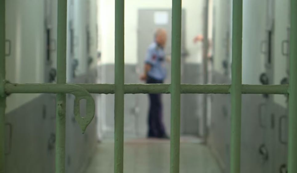 mbi-2-500-te-paraburgosur-ne-shqiperi,-ekspertet-e-kie-kerkojne-reforme-urgjente,-news24-siguron-raportin