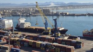 33-urdher-arreste-per-trafikun-e-mbetjeve-toksike-te-eksportuara-nga-“sokolaj”,-prokuroria-e-durresit-njoftim-zyrtar:-20-te-arrestuar,-13-persona-jane-ne-kerkim