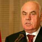 ish-presidenti-alfred-moisiu-dergohet-me-urgjence-ne-qsut-me-probleme-te-frymemarrjes,-mjeket:-gjendja-paraqitet-e-qendrueshme