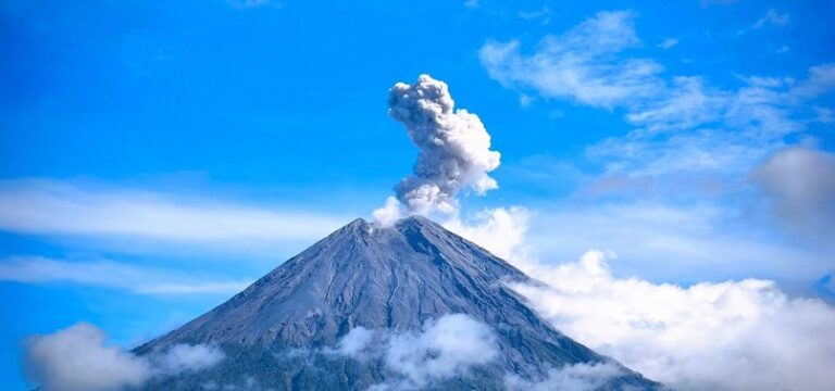 vullkani-semeru-ne-indonezi-shperthen-7-here-brenda-3-oresh