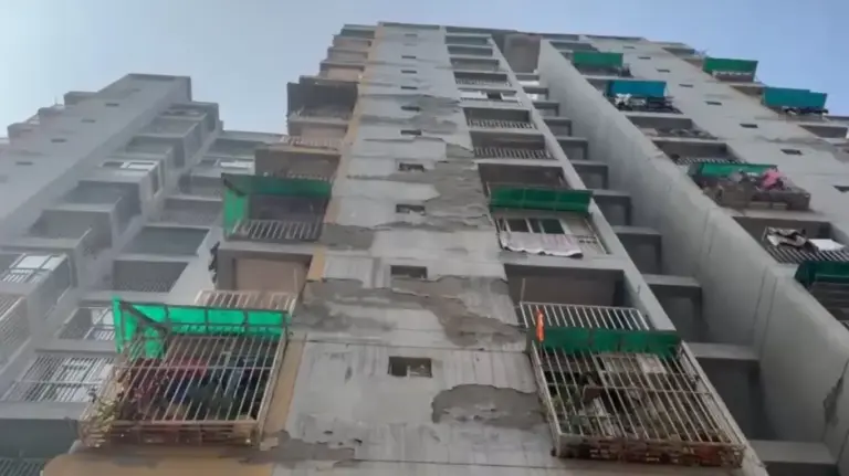 “babi-nuk-mund-te-na-ndash-nga…”/-tragjedi!-tre-motra-u-hodhen-nga-kati-i-nente-i-pallatit,-me-e-vogla-vetem-12-vjec-(pamje-te-renda)