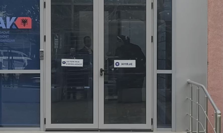 kryetari-i-bashkise-gjirokaster,-flamur-golemi-paraqitet-ne-spak