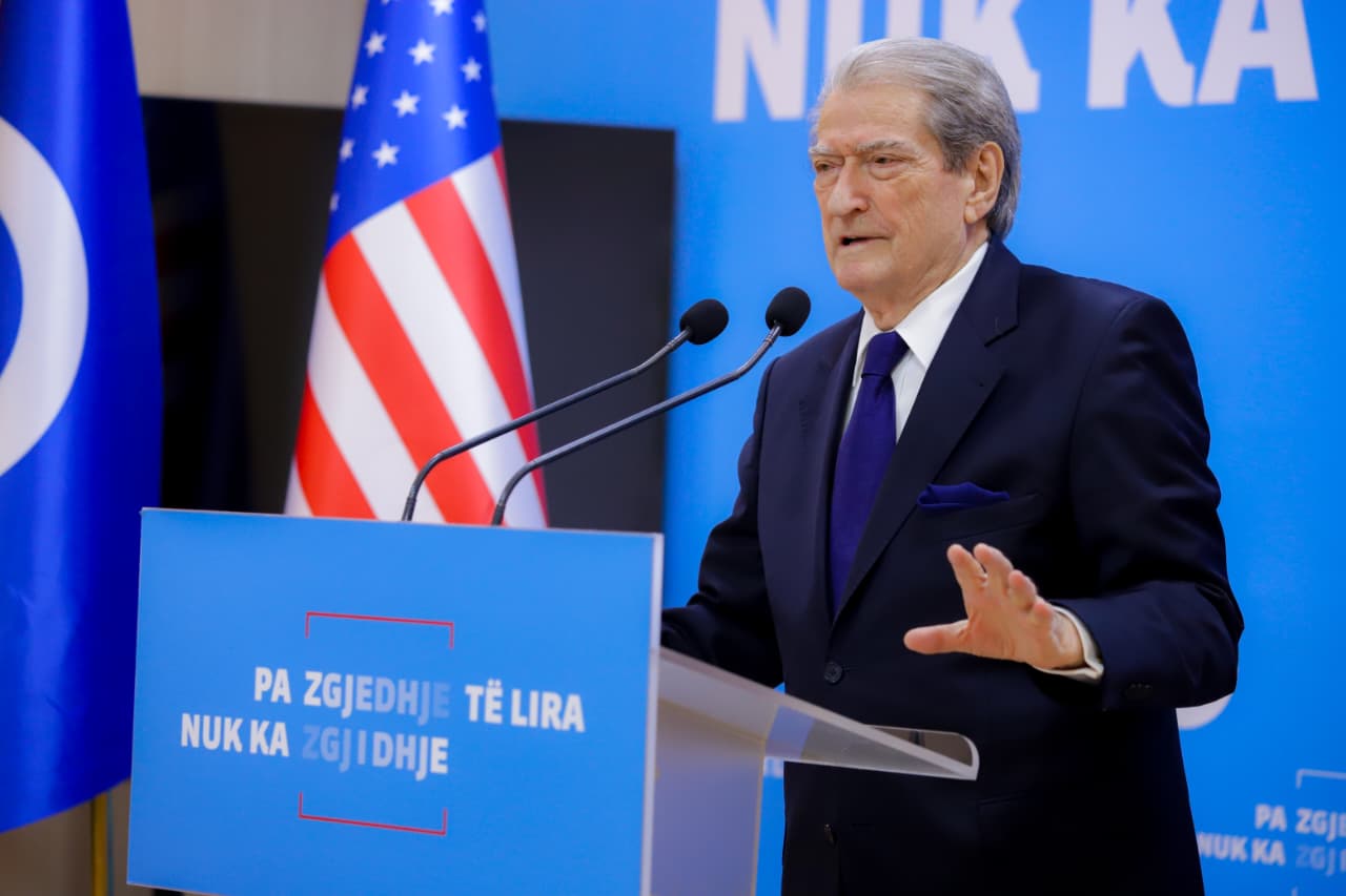 “rama-nuk-dorezon-imunitetin-e-lubi-ballukut,-sepse-dorezon-veten”,-berisha:-meriton-te-dergjet-burgjeve-per-40-vite!