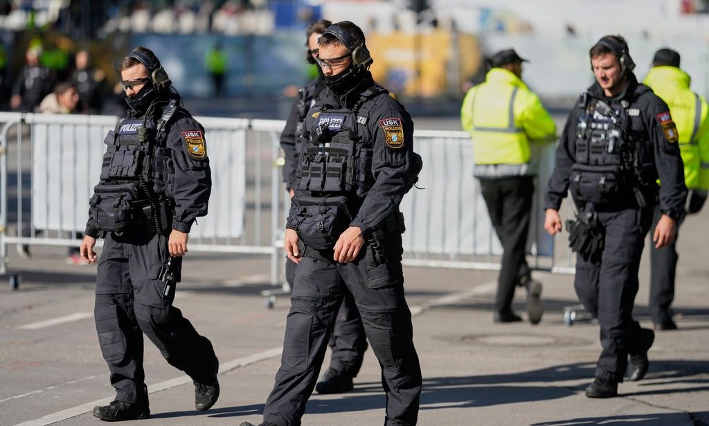 alarm-ne-nje-shkolle-ne-nuremberg/-nxenesi-me-arme-ne-klase,-forcat-speciale-rrethojne-ndertesen