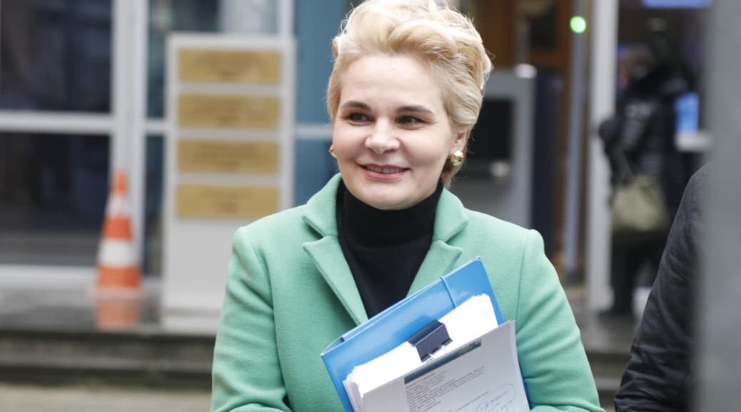 perfundon-seanca-paraprake,-kryemadhi-del-nga-gjkko-me-dosjen-e-provave:-me-ne-fund-i-morem,-ka-mbi-40-faqe-me…