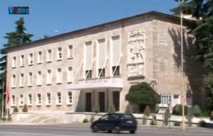 ke-dhe-fmn-kunder-qeverise/-“thinking-machines-lab”,-prova-e-re-e-abuzimit-me-aktin-normativ,-10-mln-$-“avulluan”-pa-debat-parlamentar.-misteri-i-transfertave-financiare