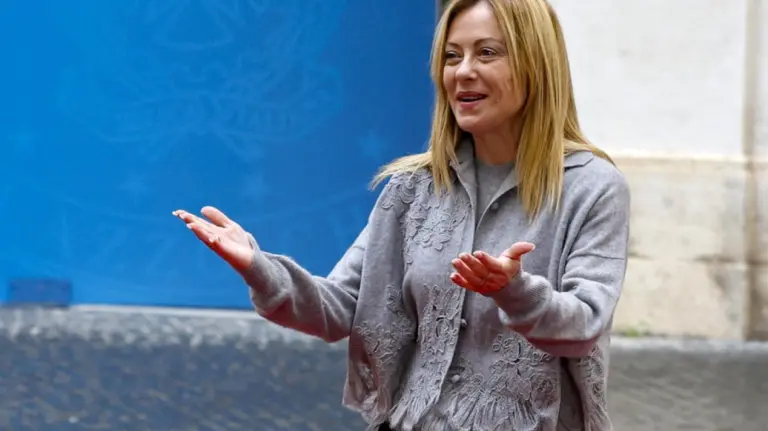 doktrina-e-re-e-melonit-per-sigurine-publike-me-arrestime-parandaluese-dhe-ndalim-te-pjesemarrjes-ne-demonstrata