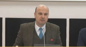 dosja-‘partizani’/-malltezi:-mbi-35-falsifikime!-avokatet:-akuzat-pa-baza!-spak-ka-tejkaluar-kompetencat!