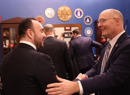 “kapja-e-shtetit,-aleanca-me-krimin-dhe-perdorimi-i-pushtetit-kane-shkaterruar-pluralizmin”,-balliu-ne-shba,-takon-kongresmenin-john-r.-moolenaar