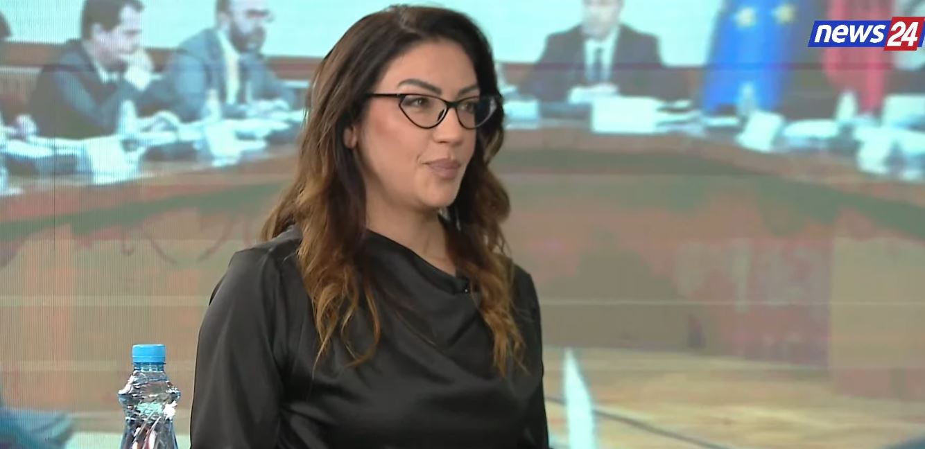 a-do-ta-‘marre-me-vete’-balluku-ramen?-anduena-llabani:-do-te-degjojme-per-emra-qe-kane-ne-duar-sigurine-e-vendit.-nje-ish-drejtues-i-portit…