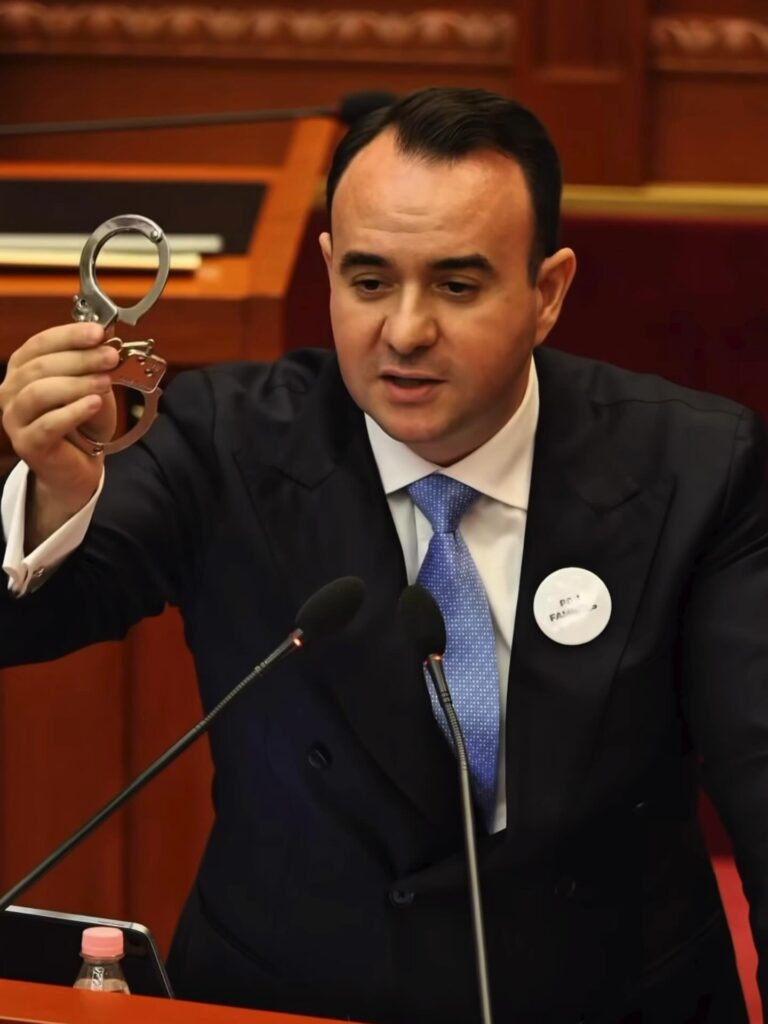 “pezullimi-i-‘lubise’-goditja-e-pare-ndaj-regjimit”/-klevis-balliu:-misioni-perfundon-me-arrestimin-e-rama-ballukut,-konfiskimin-e-pasurive-te-vjedhura-dhe…